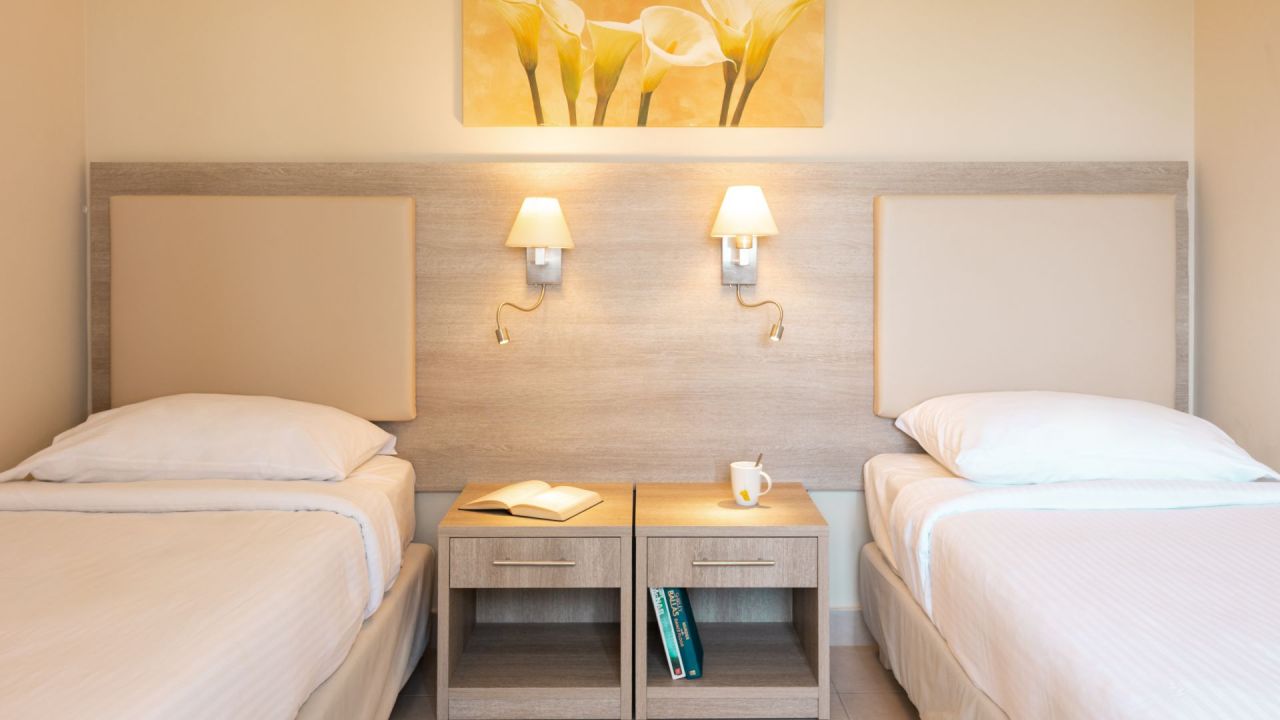 Tiara Holidays - Canvas by Mitsis Messonghi - family bungalow beach front - bedroom 2